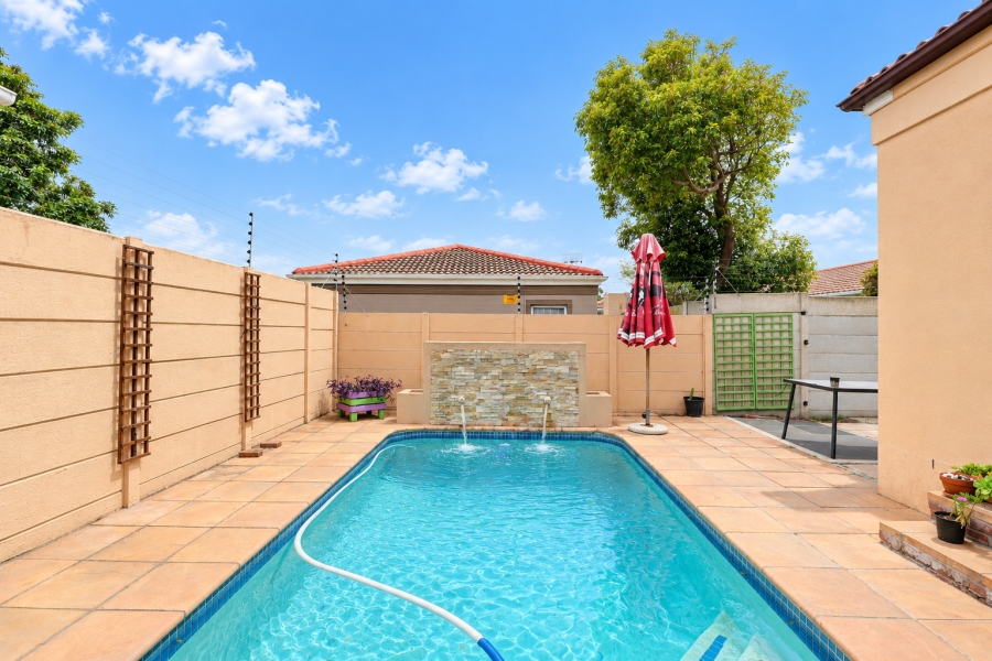 3 Bedroom Property for Sale in Parklands Western Cape